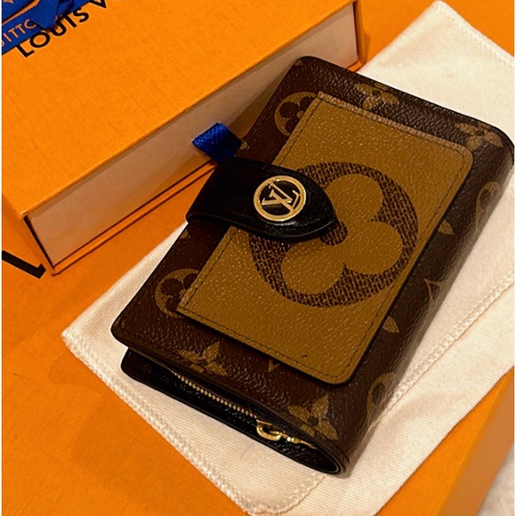 💯% Authentic Louis Vuitton Juliette Wallet✨ - Picture 14 of 15